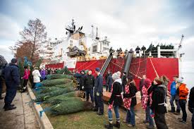 Chicago's Christmas Tree Ship Ceremony ...